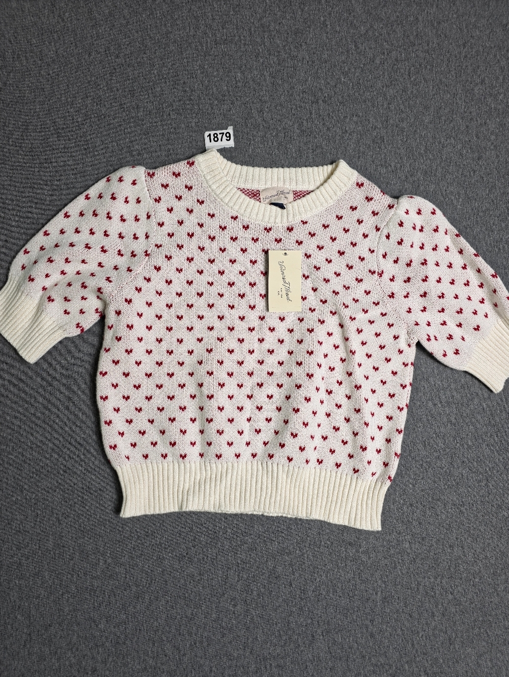 NWT Universal Thread Cream Sweater with Red Hearts 3/4 Sleeve. Medium. Soft-girl